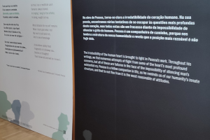 Exposição “Querendo, Quero o Infinito” – viagem pela poesia de Fernando Pessoa